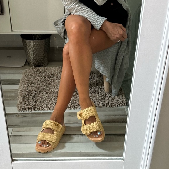 Prada raffia slide sandals worn once size 39 - Picture 4 of 4